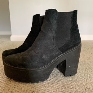 Steve Madden black booties